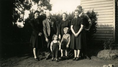 1941 Joyce, Edward, Isobel, Edna Kennedy, Albert Gross & Front Merrilyn Gross and David Kennedy
