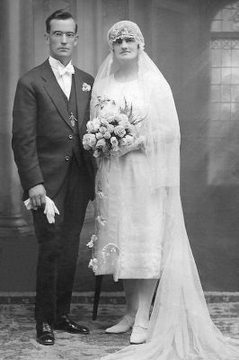 Albert Clive & Louisa Marion Southwell, 26 April 1926
