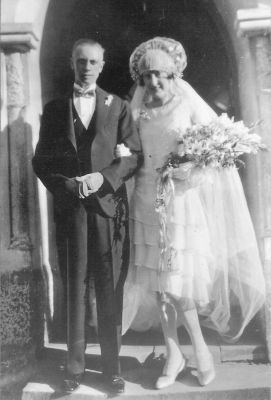 Alma Davis and William Wright Photo 1928
