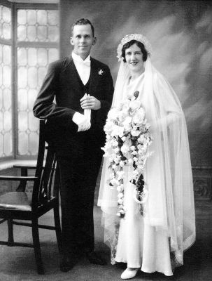 Arthur PEREIRA & Betty PEREIRA (nee Welch)
9th March 1935
Keywords: PEREIRA;WEDDINGS