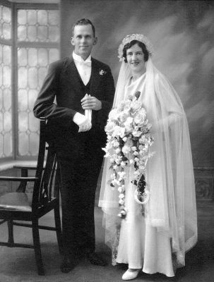 Arthur PEREIRA & Betty PEREIRA (nee Welch)
9 March 1935
Keywords: PEREIRA;WEDDINGS