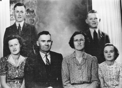 Back Clifford and Ralph & Front Eileen, Bill, Myrtle and Della Southwell
