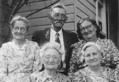 Back & Frances Alexander, Richard (Dick) Gifford, Edith Stenner & Front & Hannah Smith and Beatrice Ainsworth (2)
