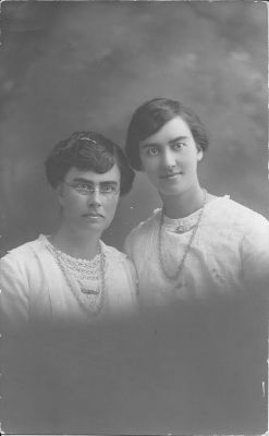 Beatrice and Eunice Smith - daughters of Jane and Ellis Smith 2
