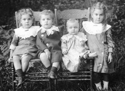 Beatrice, George, Elvin and Ethel Gifford 2 bw edited-1
