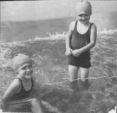 Beula and Aileen Curran swimming bw
