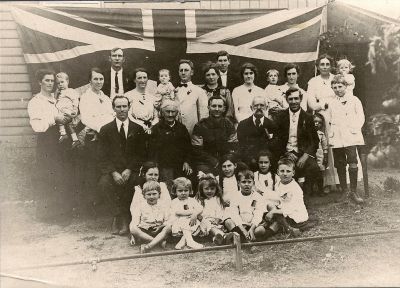 Chummy Tom and Annie Southwell and family on son Willie's return from WW1

