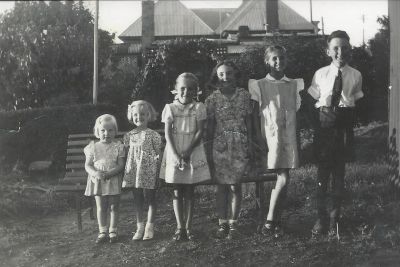 Cousins - Dorothy Southwell, Susan Armstrong, Beverley Southwell, Pam Bungate (neighbour), Jennifer Southwell and Ian Armstrong c 1948

