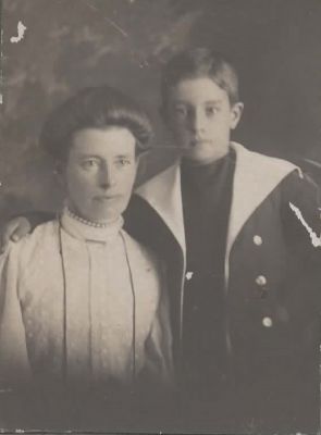 Elizabeth Brown and son Hassel (Claude) about 1907
