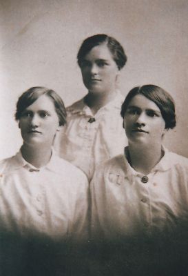 Elvena Sarah, Rhoda Beatrice and Elsie Clara BROWN (Sarah & Steph fam)
