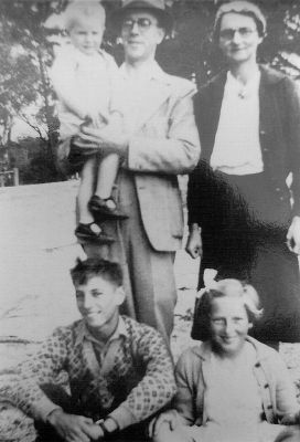 Eric and Thelma Corney with Kenneth, Lynette and David (held by Eric)

