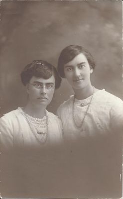 Eunice and Beatrice Smith - daughters of Jane and Ellis Smith
