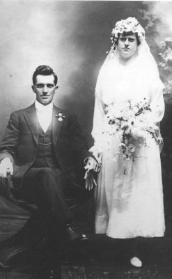 Frank owen and florence Munday 1919
