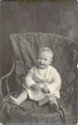 Gordon Southwell - son of Joseph - aged 9 5 months
