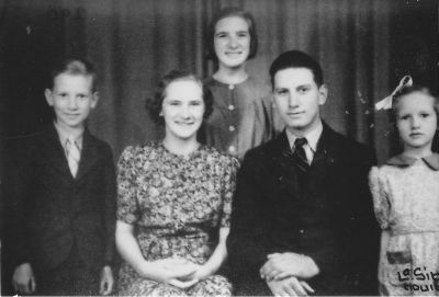 Graham, Wilma, Ruth, Ralph and Judith Stone - children of Elvena Brown
