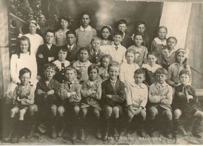 Hall school students 1918
