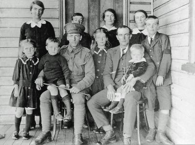 Hannah and Elvin Smith family - 1917 - Back - Harriett, Fred, Annie and Mary Amelia
