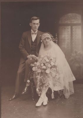 Hassel (Claude) Brown and Mabel Brown ( Dec 1921 (2)
