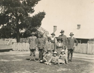 James and Beatrice Kilby and family before sons go to war
