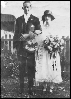 James and Edith Bartlett (nee Barnes) BW
