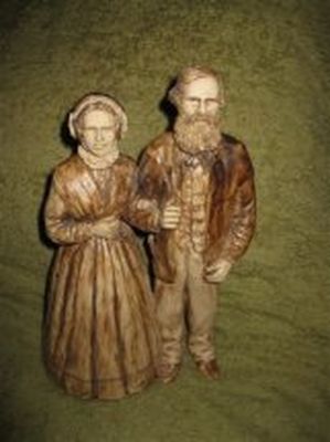 John and Lucy Statue 2
