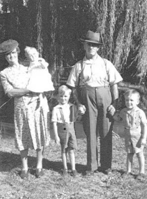 Leila, Valerie, Allan John, George, and Edward (Ted) Gifford - Quirindi 1947
