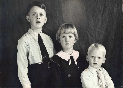 Leon Russell Smith's children - Keith, Moya and Roger Smith
