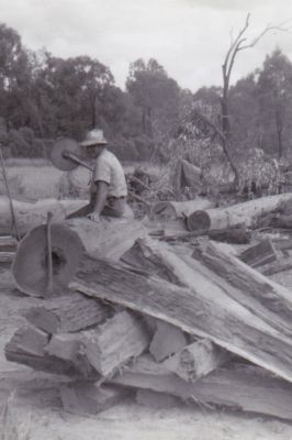 Ossie Southwell cutting wood cropped
