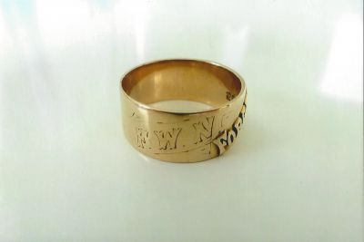 Ring given to Marion Russell (nee Newbery) by Harry (Henry) Stear
