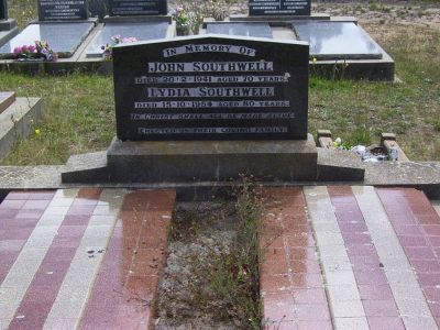 Southwell, John and Lydia - grave
