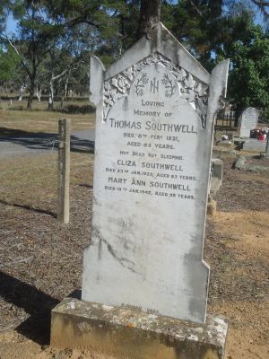 Southwell, Thomas and Eliza (nee Roffe) and daughter Mary Ann (2)
