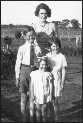 Thelma Ward and children Douglas, Helen and Betty (Joy) Ward
