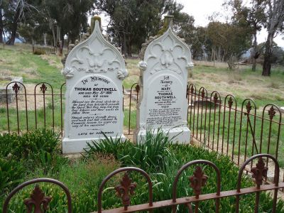 Thomas and Mary's graves - 1 October 2011
