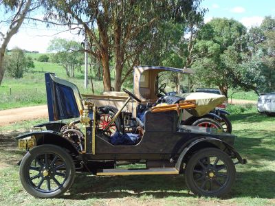 Vintage Cars visit Parkwood Open Day (4)
