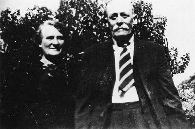 Walter Southwell & Nellie (nee Scott) son of Thomas and Mary Ann) - nee Cooper
