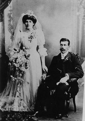 Wedding of Beatrice and LindsAY southwellbw
