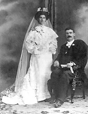 William Maurice & Beatrice (nee Midson) Southwell, 1904
